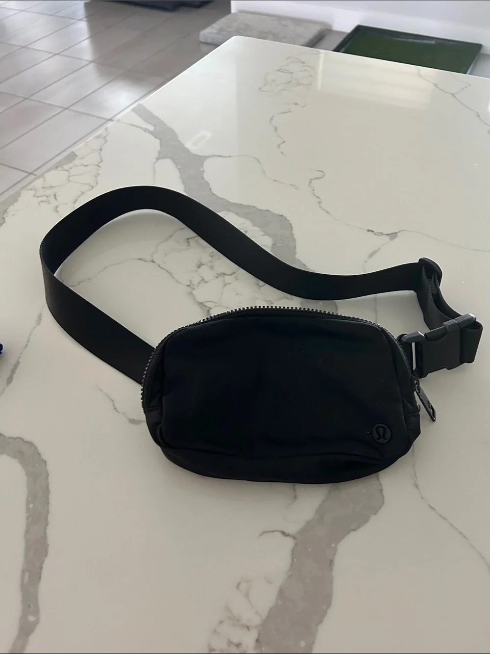 lululemon athletica Black Men's Belt Bag Sling